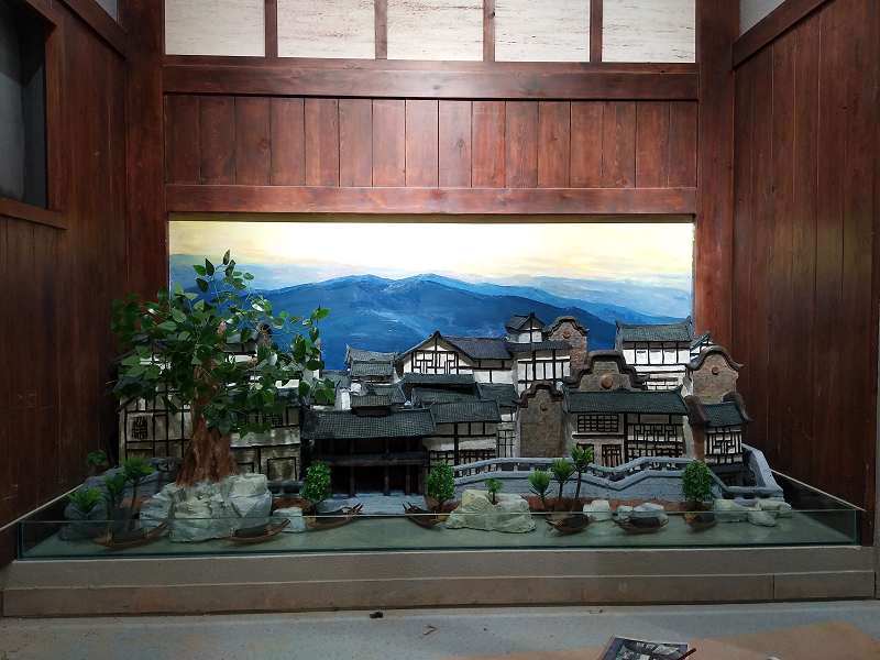 自貢沿灘工業園區《仙市古鎮》雕塑-一展景觀雕塑制作
